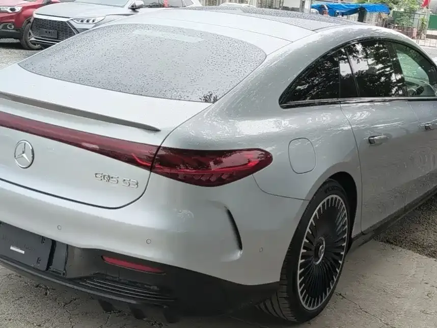 Mercedes-Benz EQS AMG — фото 9