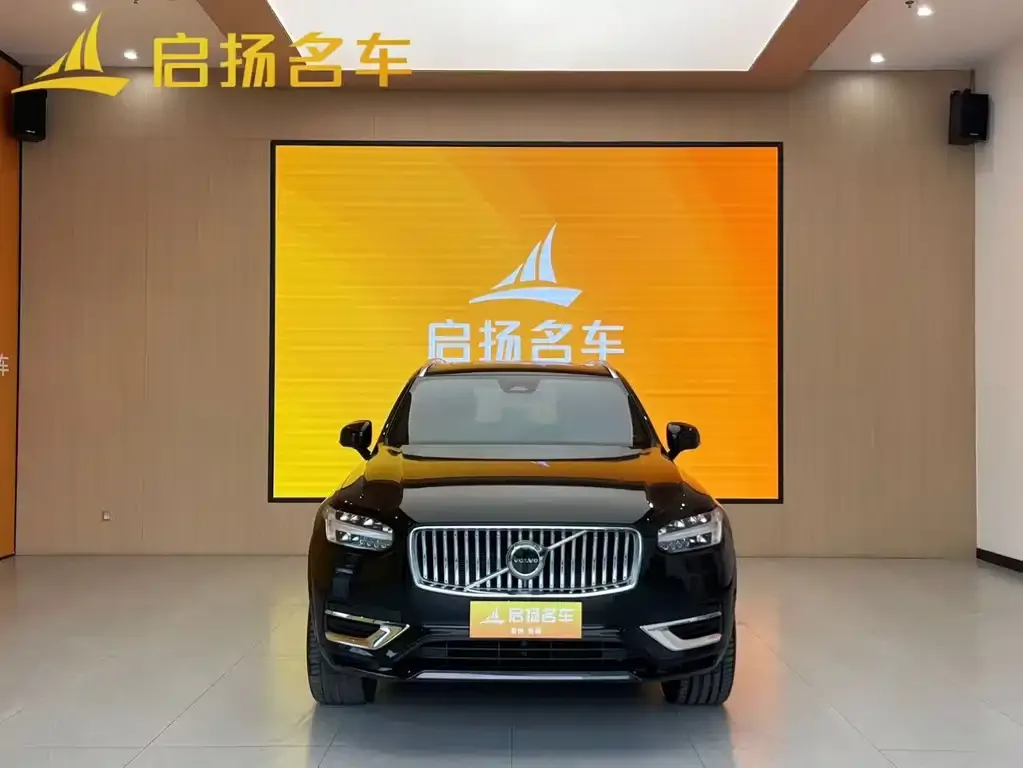 Volvo XC90 — фото 1