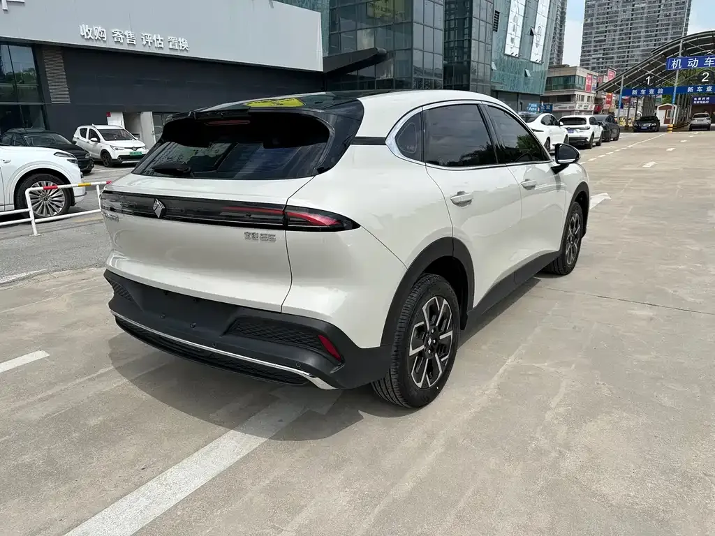 Baojun E6 — фото 4