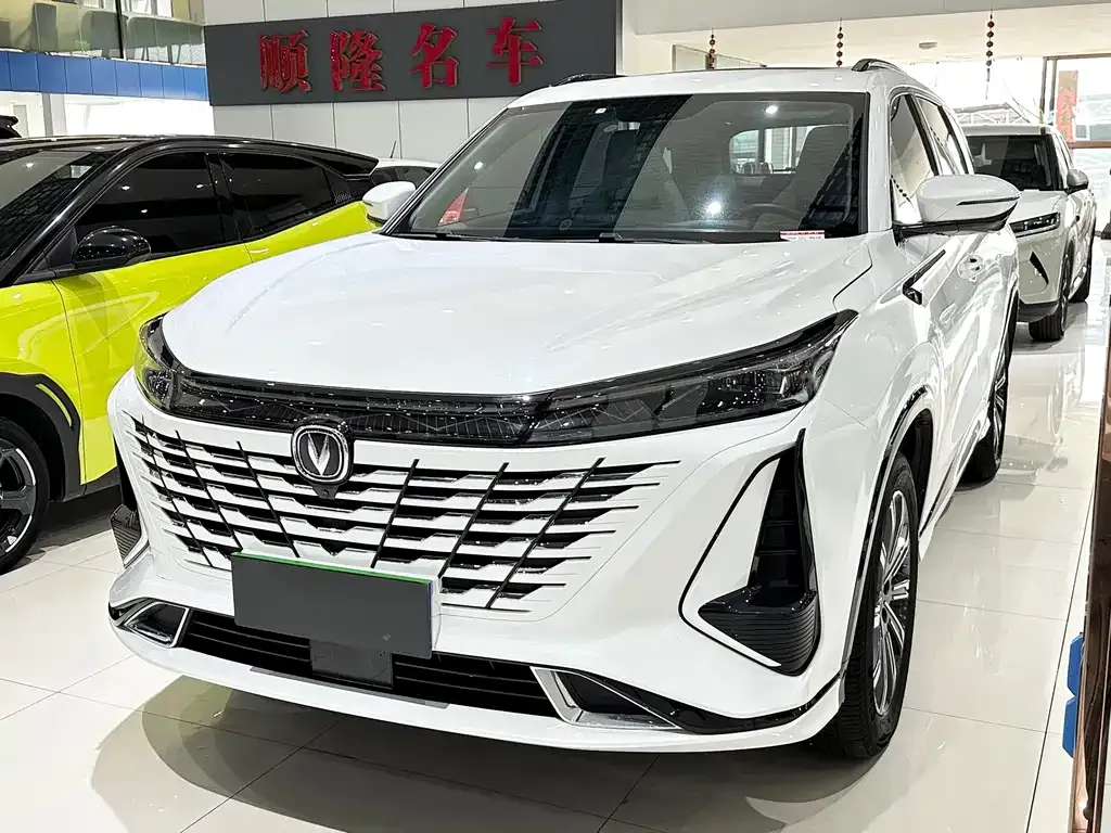 Changan CS75 PLUS — фото 1