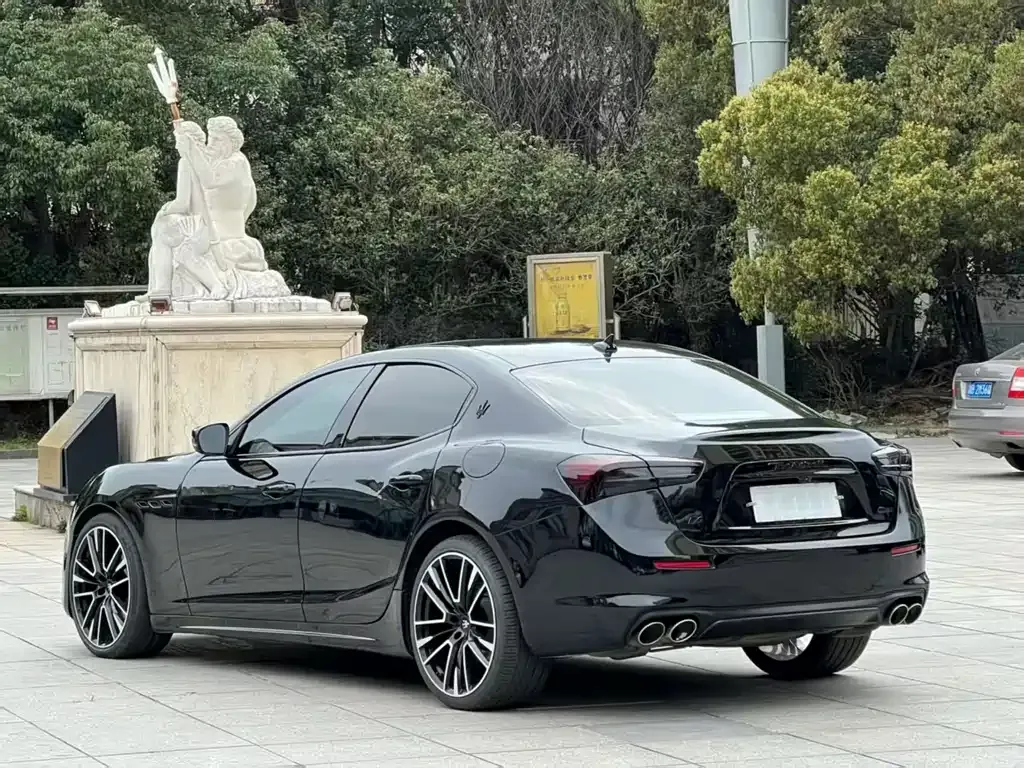 Maserati Ghibli — фото 9