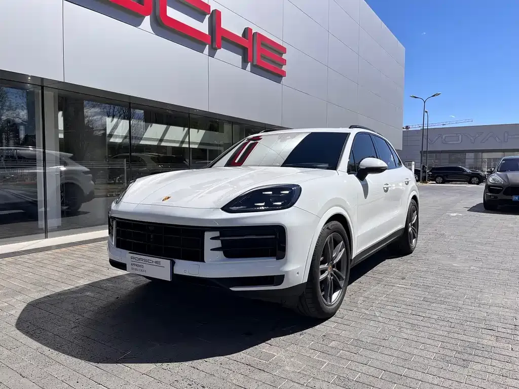 Porsche Cayenne — фото 1