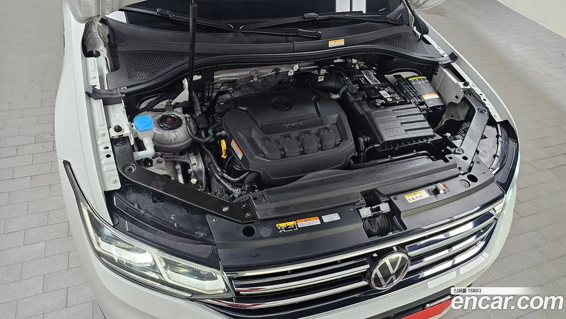 Volkswagen Tiguan — фото 10