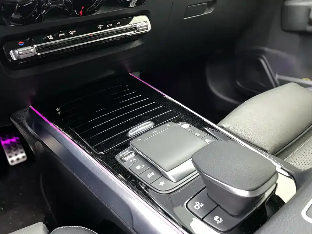 Mercedes-Benz GLB AMG — фото 3
