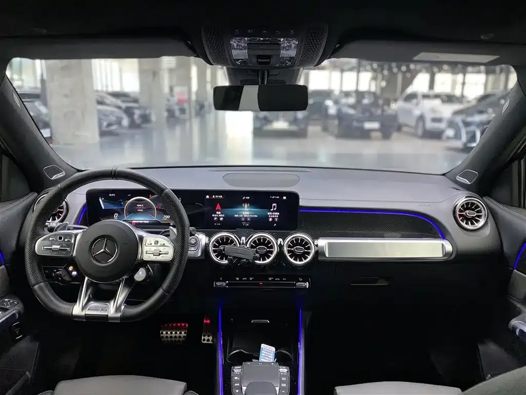 Mercedes-Benz GLB AMG — фото 6