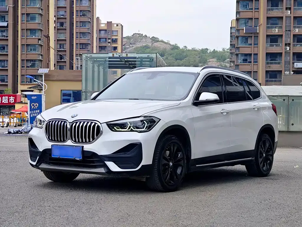 BMW X1 — фото 1