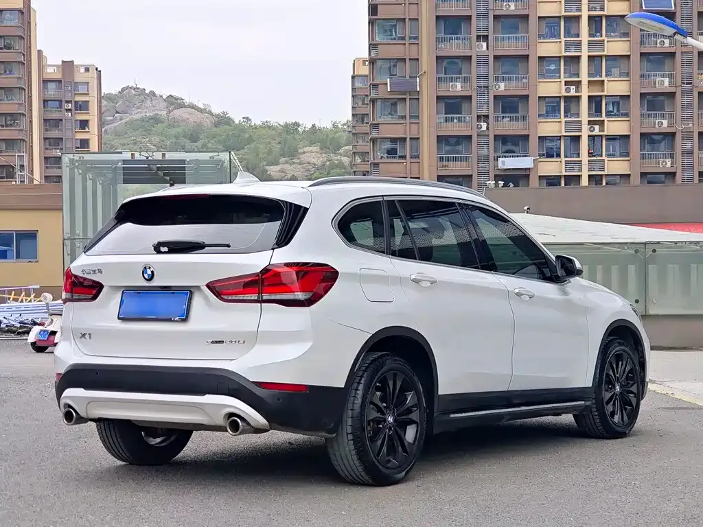 BMW X1 — фото 8