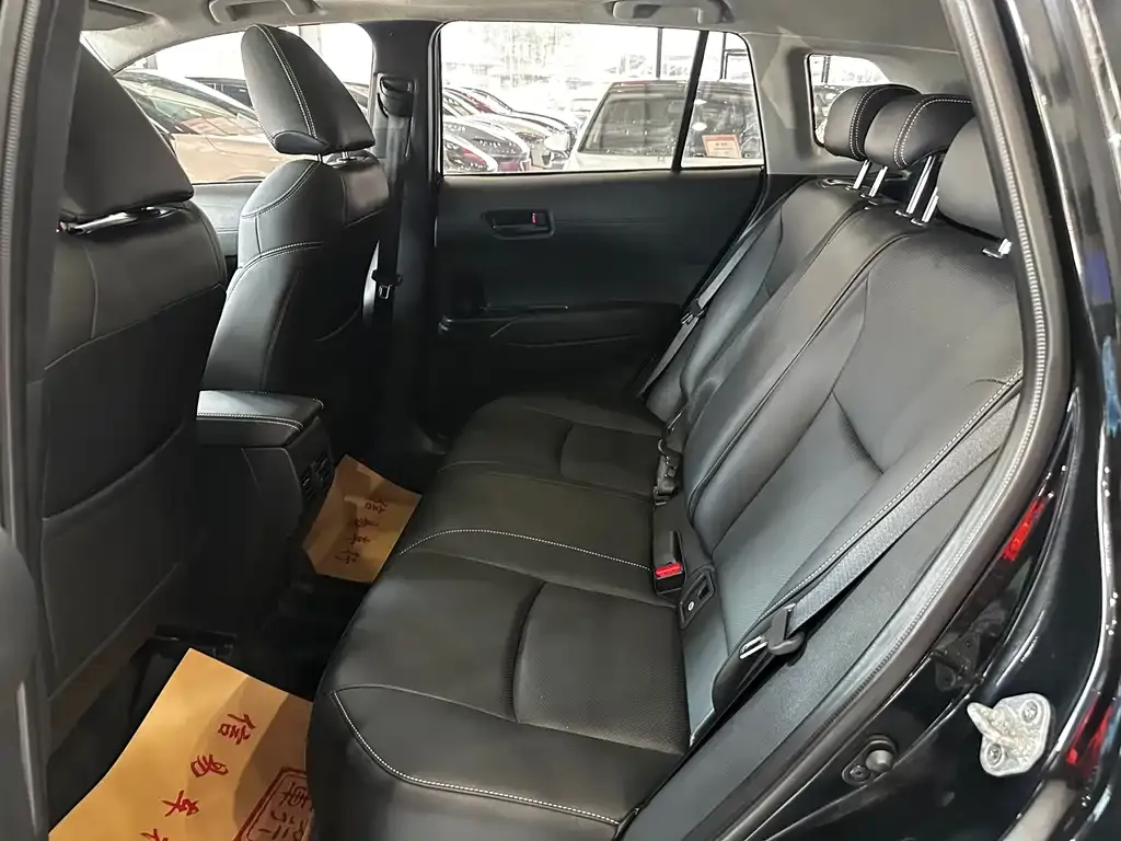 Toyota Corolla Cross — фото 6