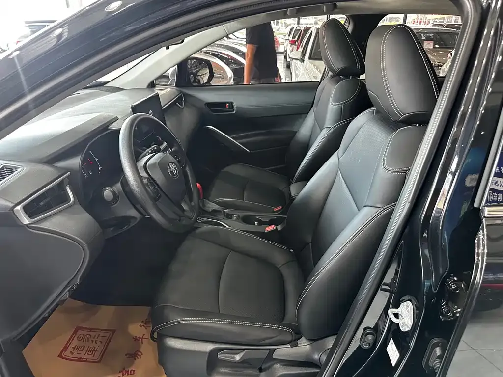 Toyota Corolla Cross — фото 3
