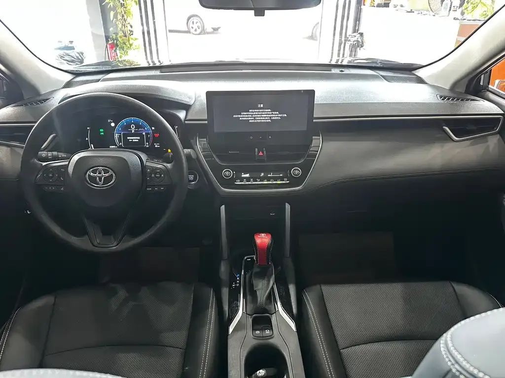 Toyota Corolla Cross — фото 4