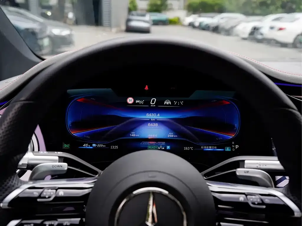 Mercedes-Benz EQS AMG — фото 3