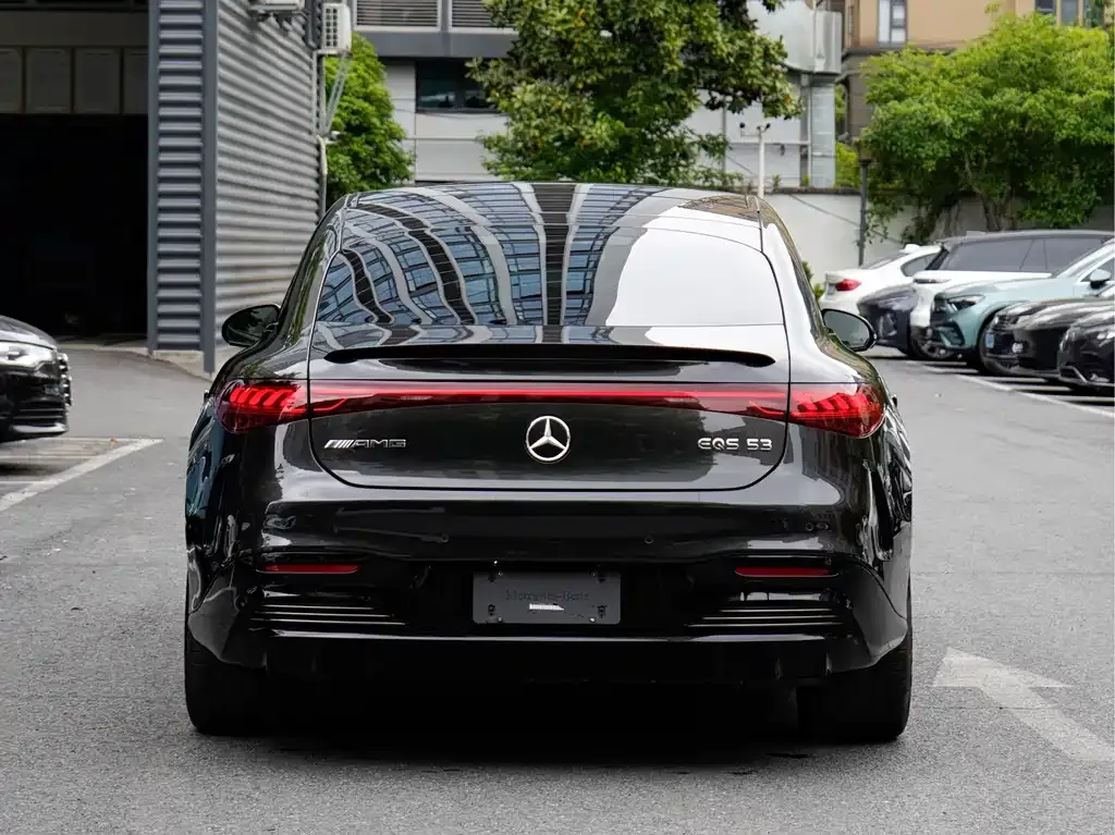 Mercedes-Benz EQS AMG — фото 6