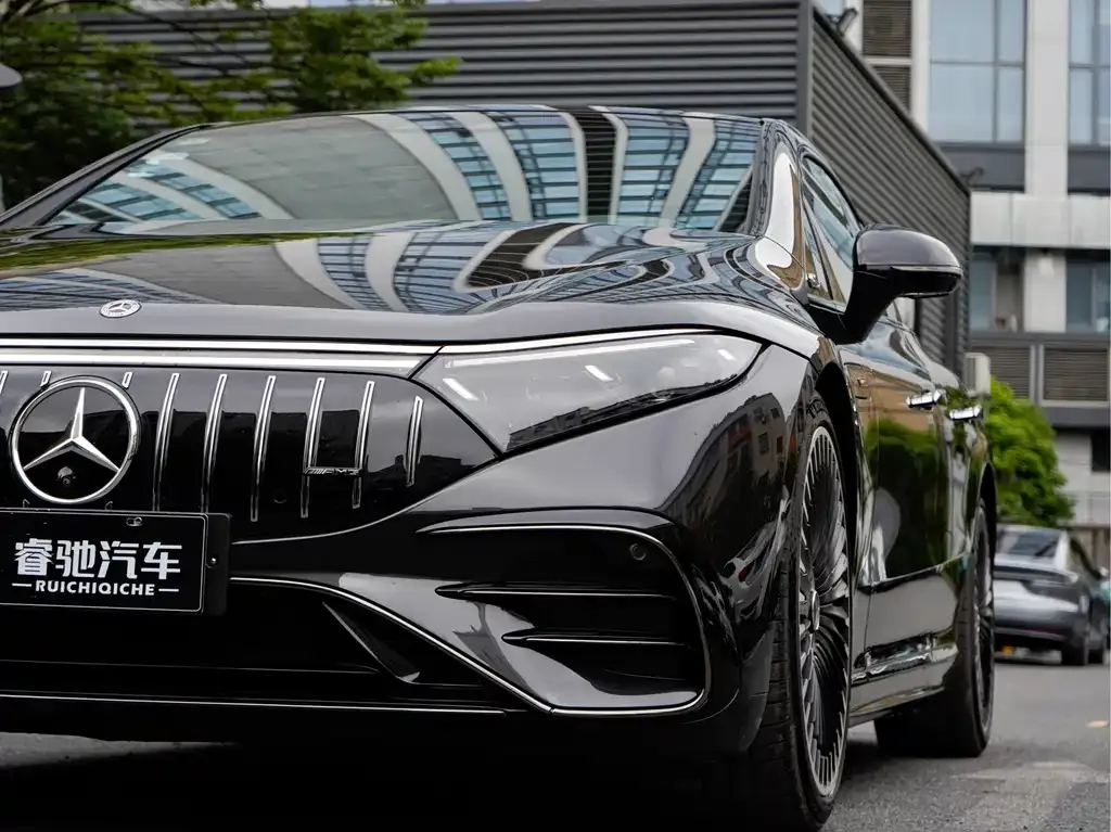 Mercedes-Benz EQS AMG — фото 7