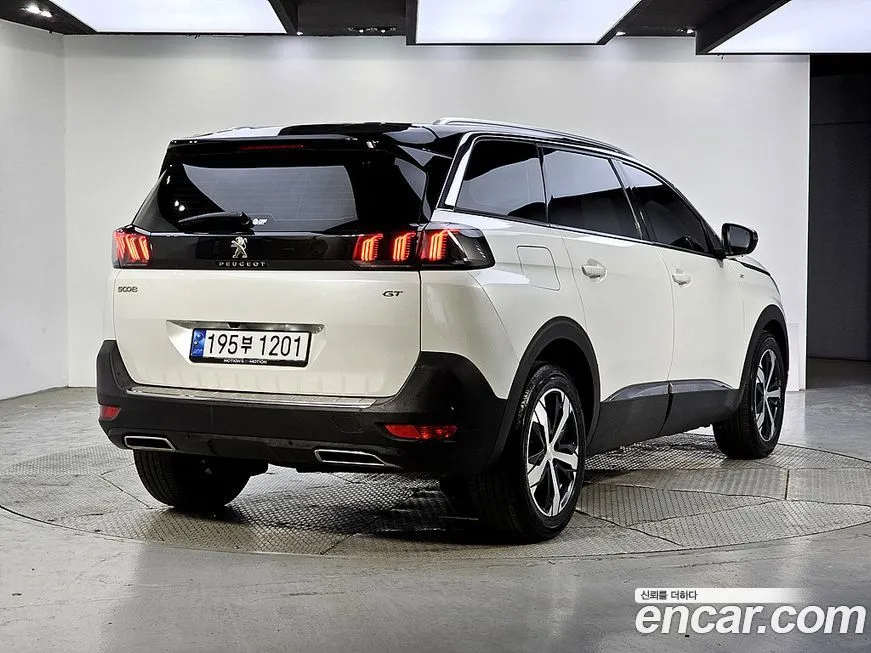 Peugeot 5008 — фото 4