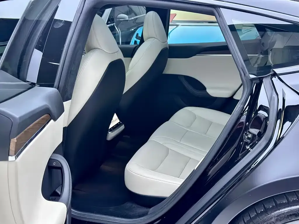 Tesla Model S — фото 4