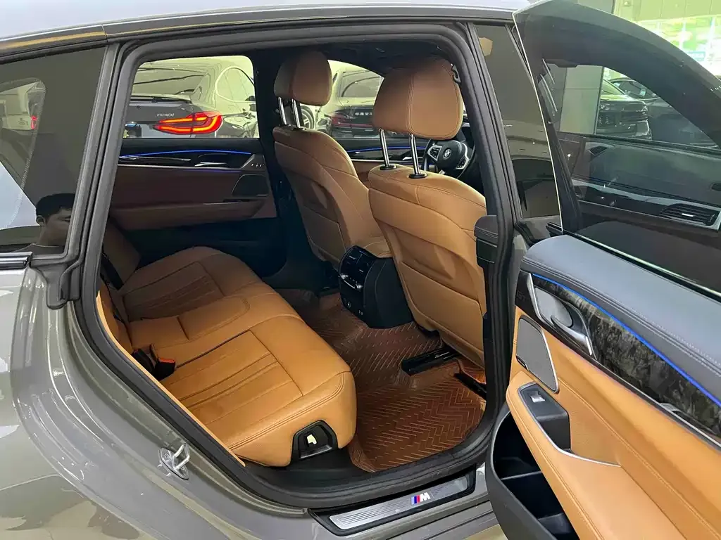 BMW 6 Series GT — фото 9