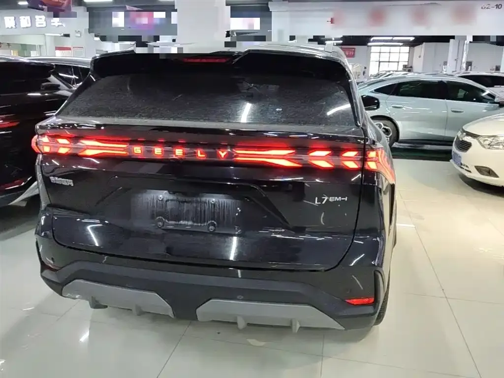 Geely Galaxy L7 — фото 10