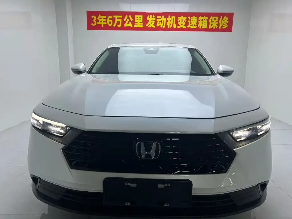 Honda Accord — фото 1