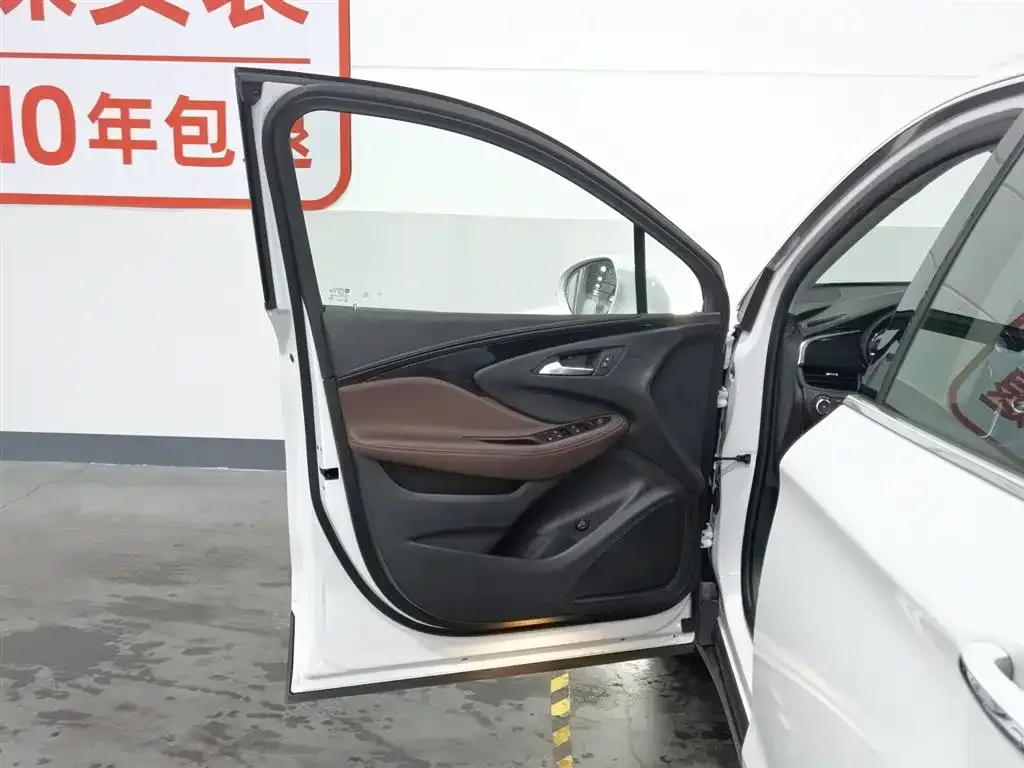 Buick Envision Plus — фото 2