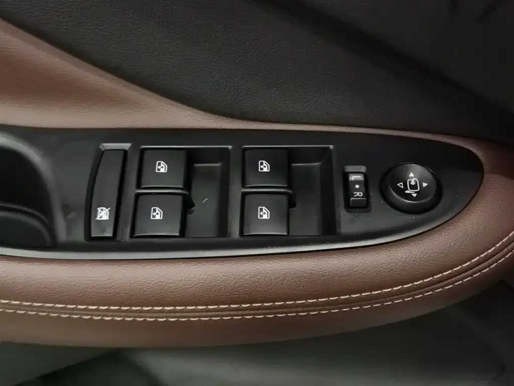 Buick Envision Plus — фото 3