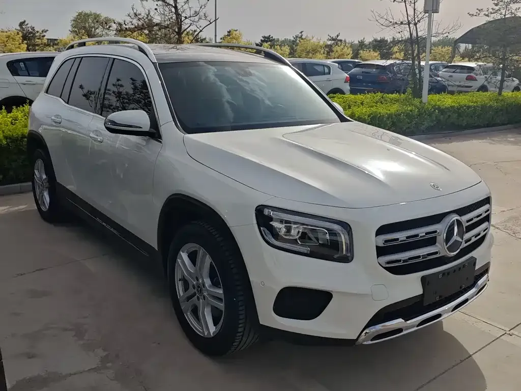 Mercedes-Benz GLB — фото 10