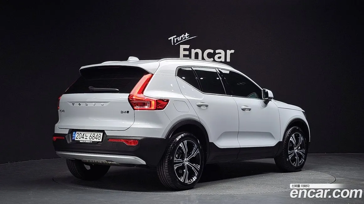 Volvo XC40 — фото 4