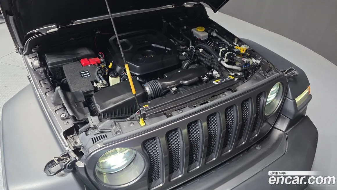 Jeep Wrangler — фото 10