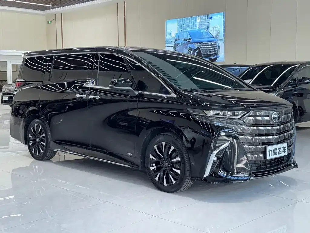 Toyota Alphard — фото 4