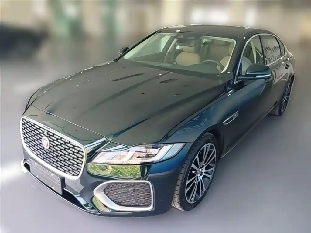 Jaguar XFL — фото 1