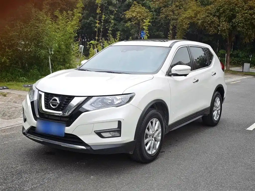 Nissan X-Trail — фото 1