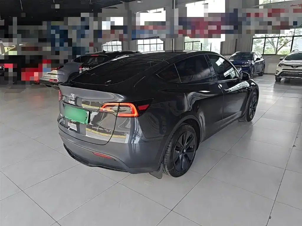 Tesla Model Y — фото 2