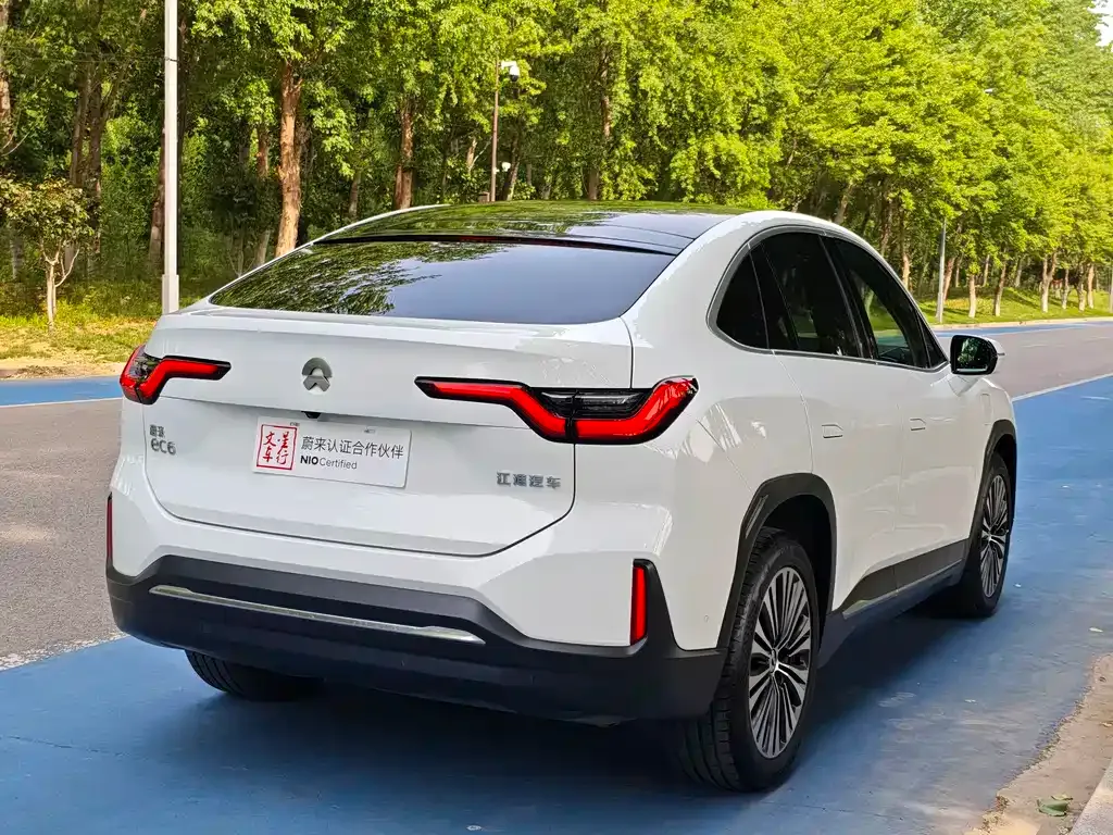 NIO EC6 — фото 10