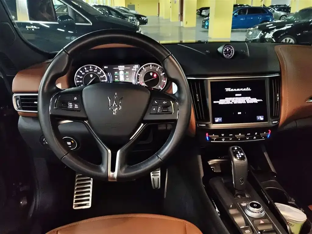 Maserati Levante — фото 8