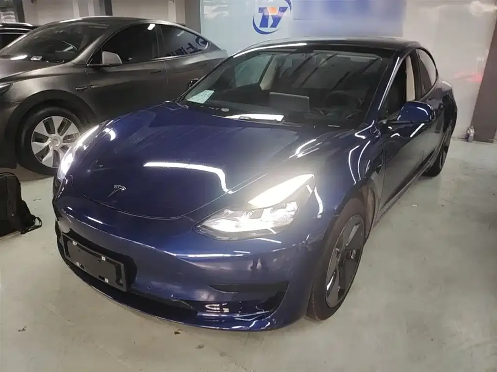 Tesla Model 3 — фото 9