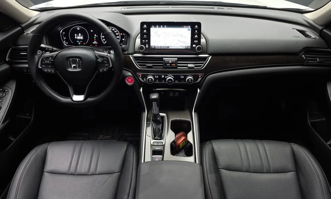 Honda Accord — фото 10