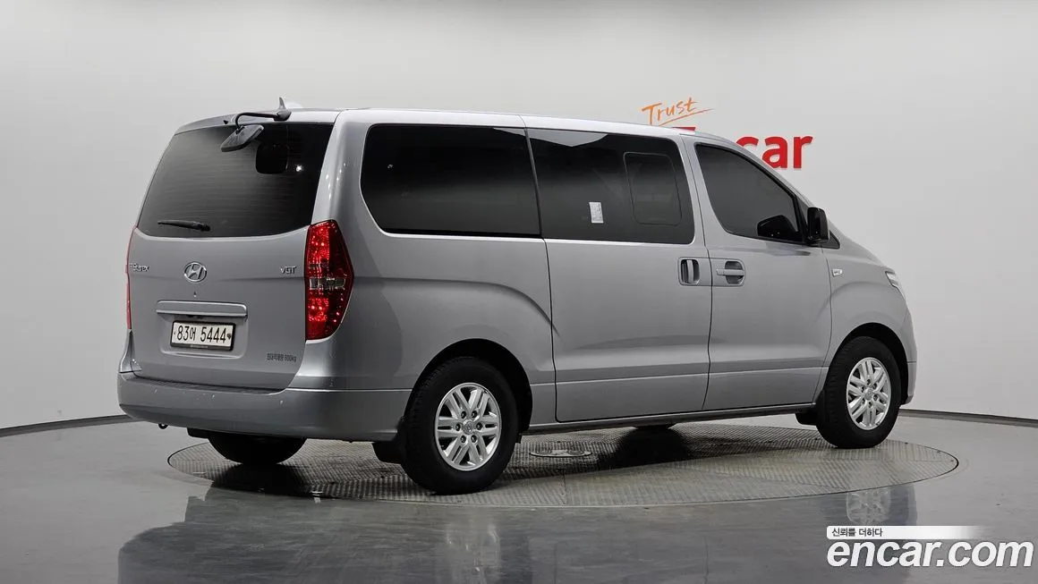 Hyundai Starex — фото 6