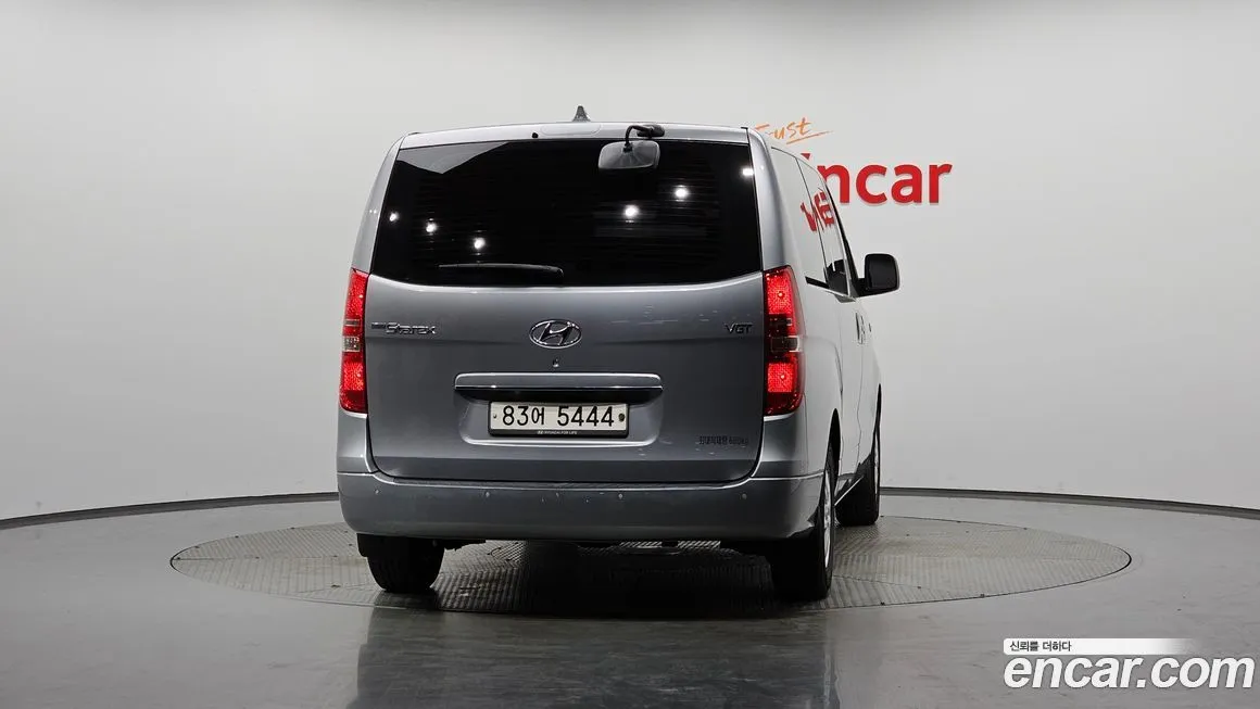 Hyundai Starex — фото 2