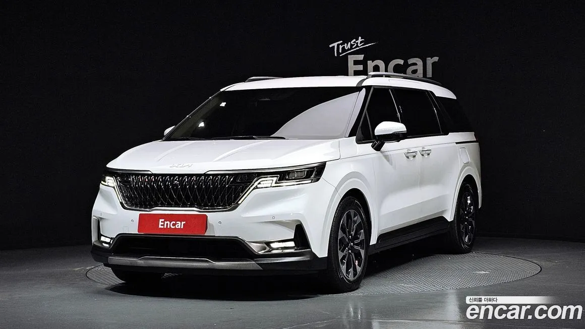 Kia Carnival — фото 1