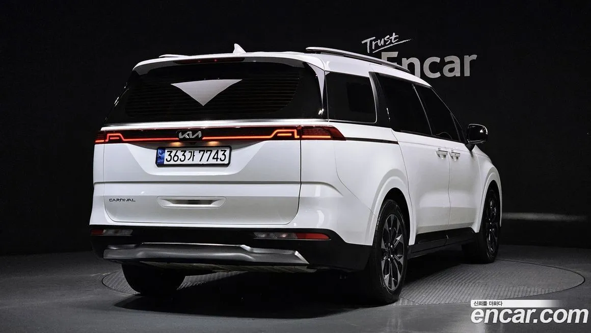 Kia Carnival — фото 4