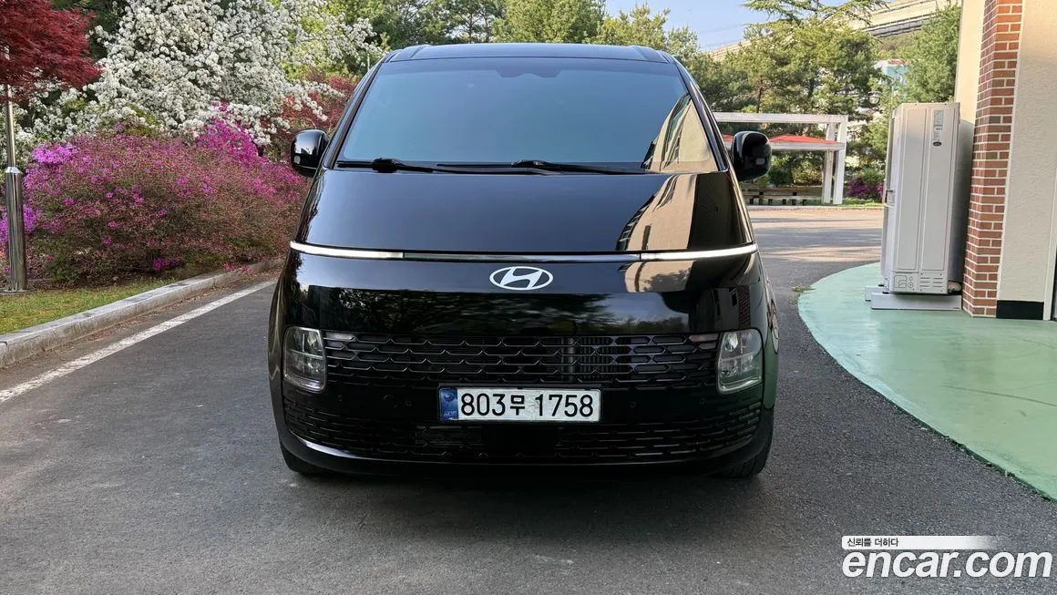Hyundai Staria — фото 1
