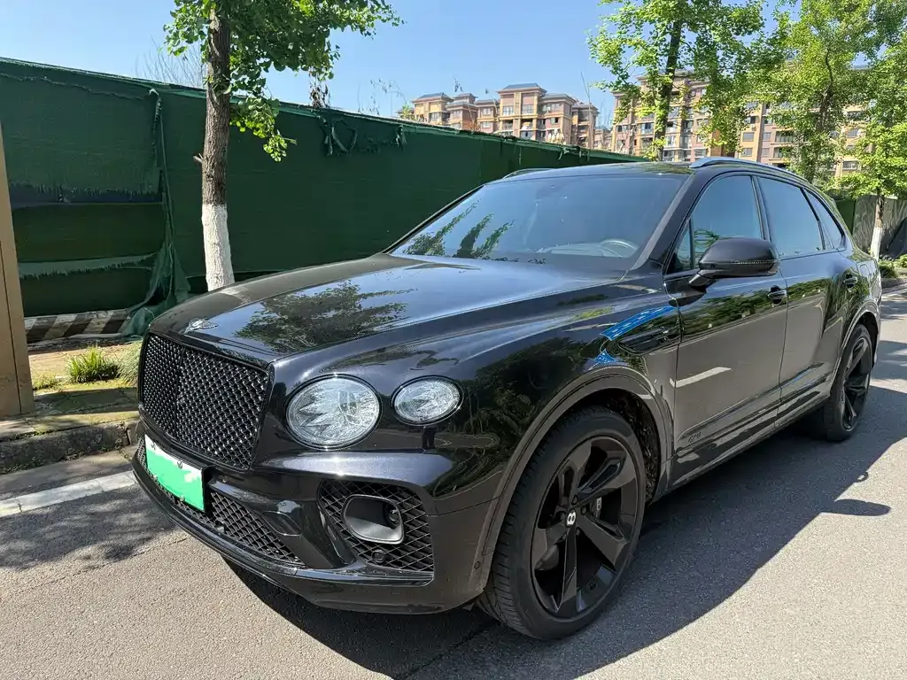 Bentley Bentayga PHEV — фото 1
