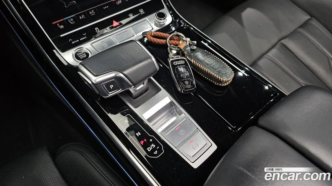 Audi A8 — фото 9