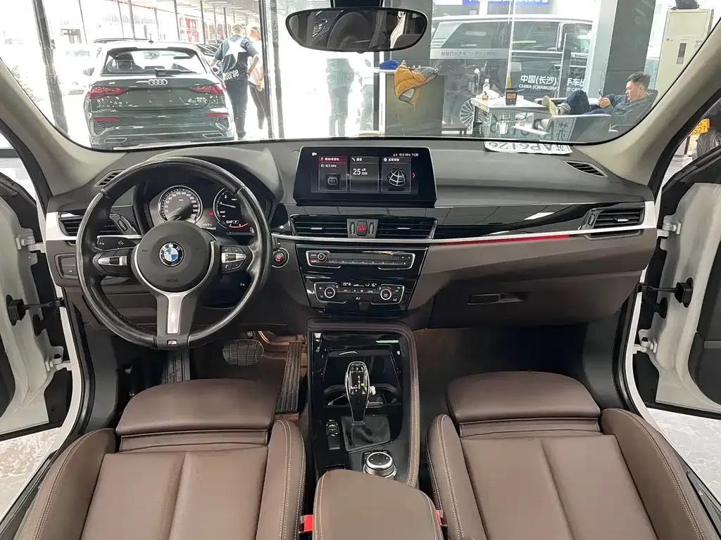 BMW X1 — фото 2