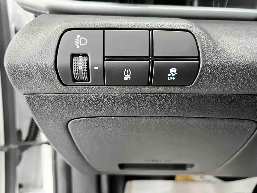 Hyundai Elantra — фото 9