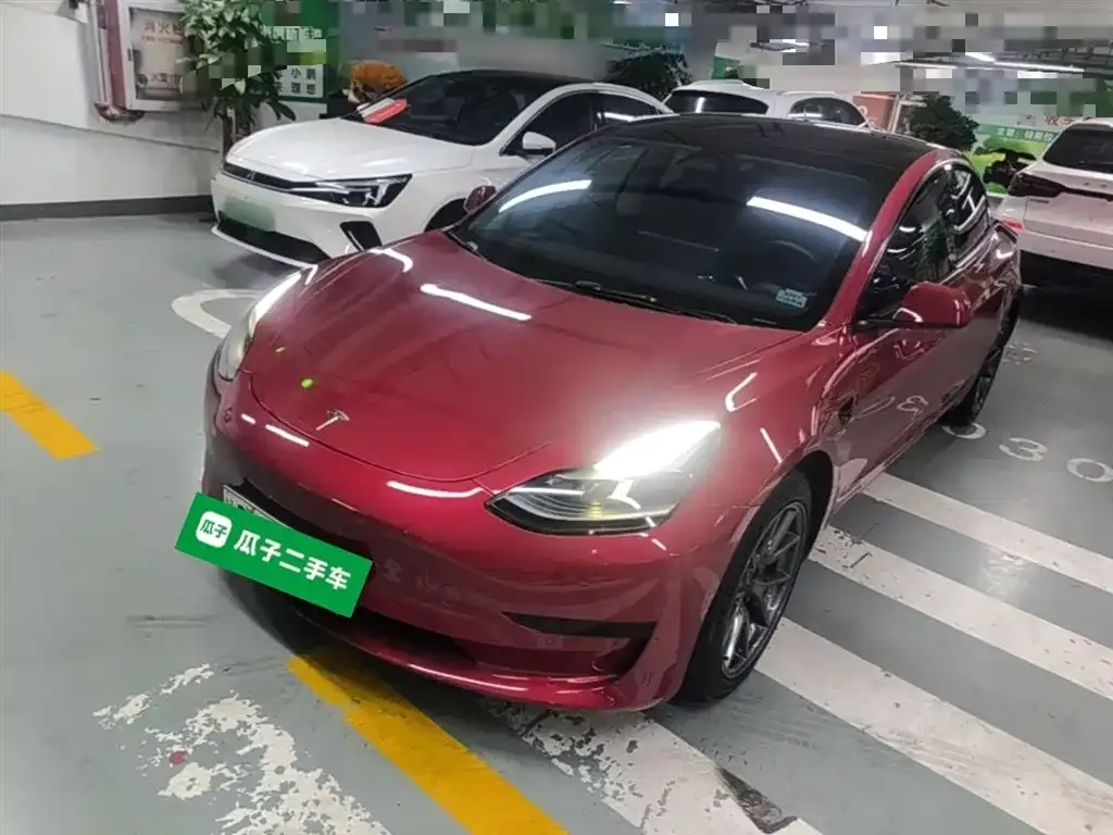 Tesla Model 3 — фото 1