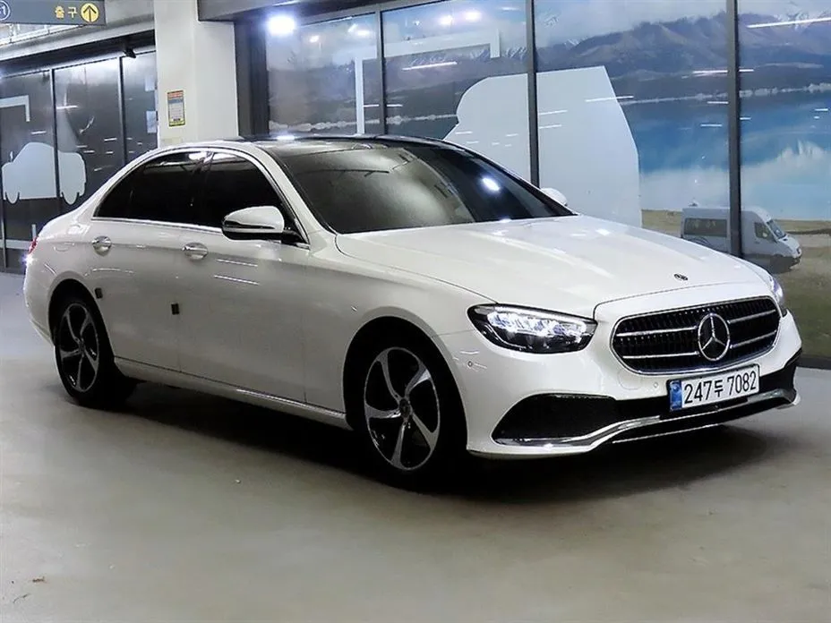 Mercedes-Benz E-Class — фото 1