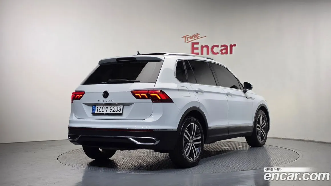 Volkswagen Tiguan — фото 8