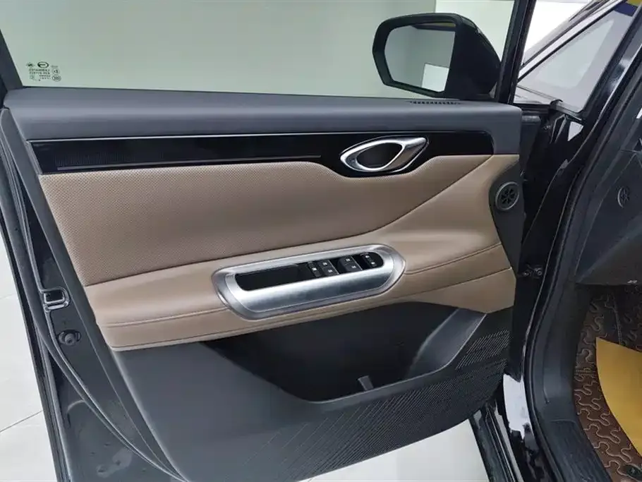 GAC Motor Trumpchi E8 — фото 2