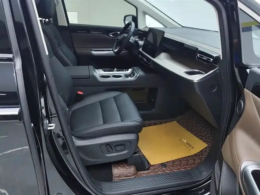 GAC Motor Trumpchi E8 — фото 9
