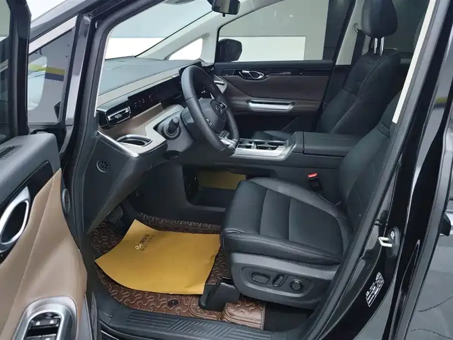 GAC Motor Trumpchi E8 — фото 7